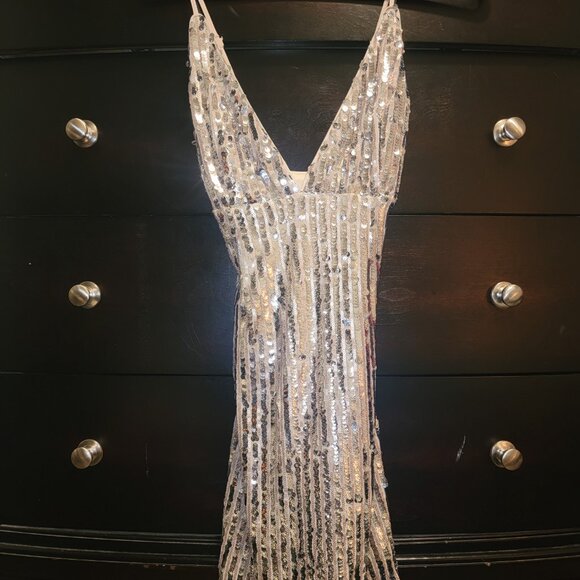 Rose gold sequins cocktail dress - Picture 3 of 4